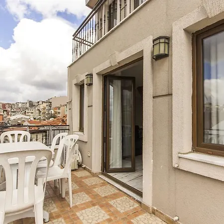 Time Apartment *